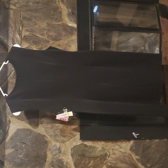 R and M Richard's - Picture 2 of 4